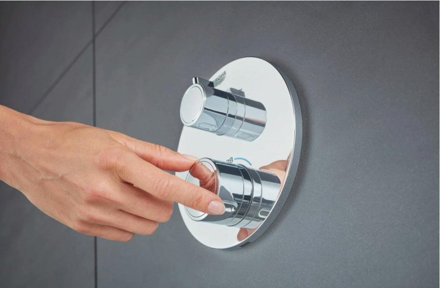 Photo Shower mixer with Grohe Grohtherm thermostat 24077000